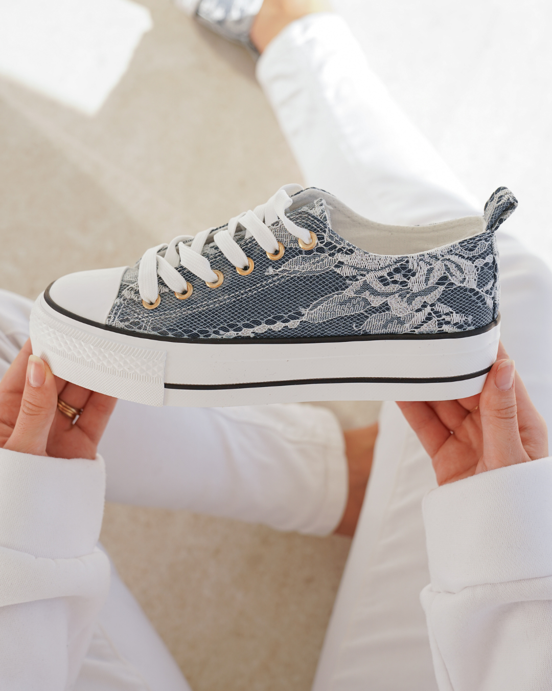 Basket femme compensée grise à lacets - Nolwen - Casualmode.fr