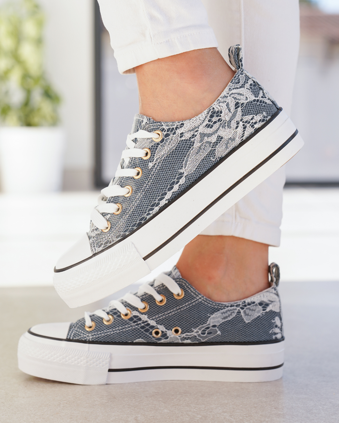 Basket femme compensée grise à lacets - Nolwen - Casualmode.fr