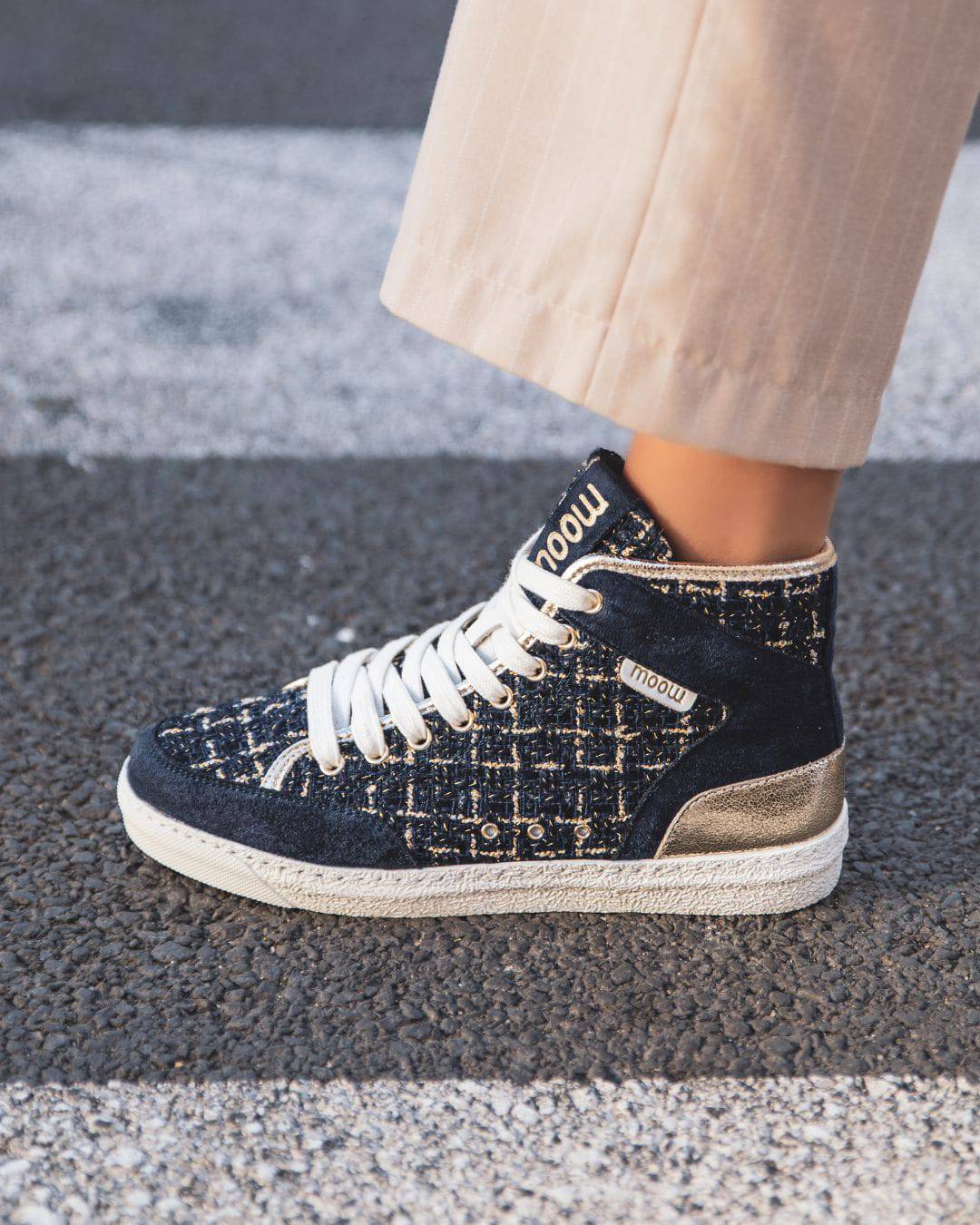 Basket femme montante bleue marine et dorée - Valentine - Casualmode.fr