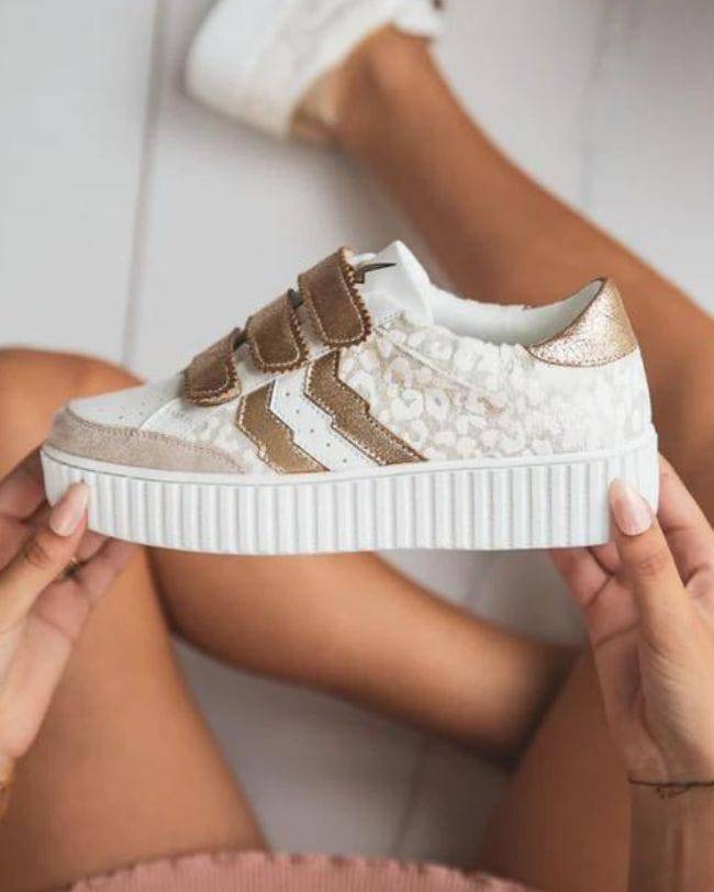 Basket femme dorée léopard et blanche à scratch - CL60 GOLD - Casualmode.fr