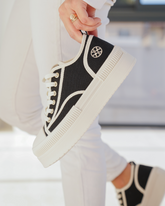 Basket femme compensée noire à lacets - Odette - Casualmode.fr