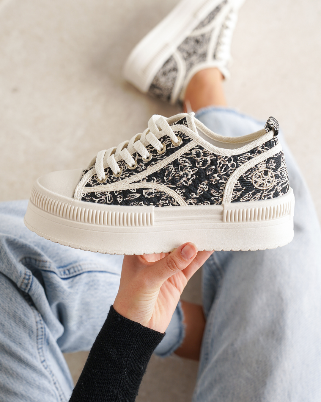 Basket femme toile noire à lacets - Imala - Casualmode.fr