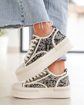 Basket femme toile noire à lacets - Imala - Casualmode.fr