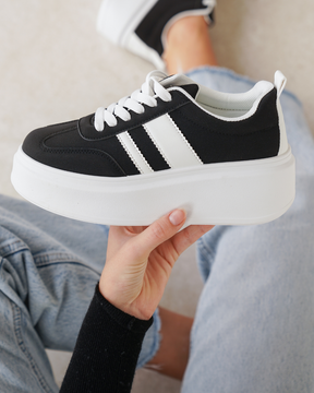 Basket femme compensée noire à lacets - Mareva - Casualmode.fr