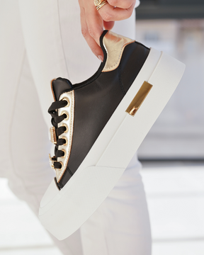 Basket femme compensée noire à lacets - Raquel - Casualmode.fr