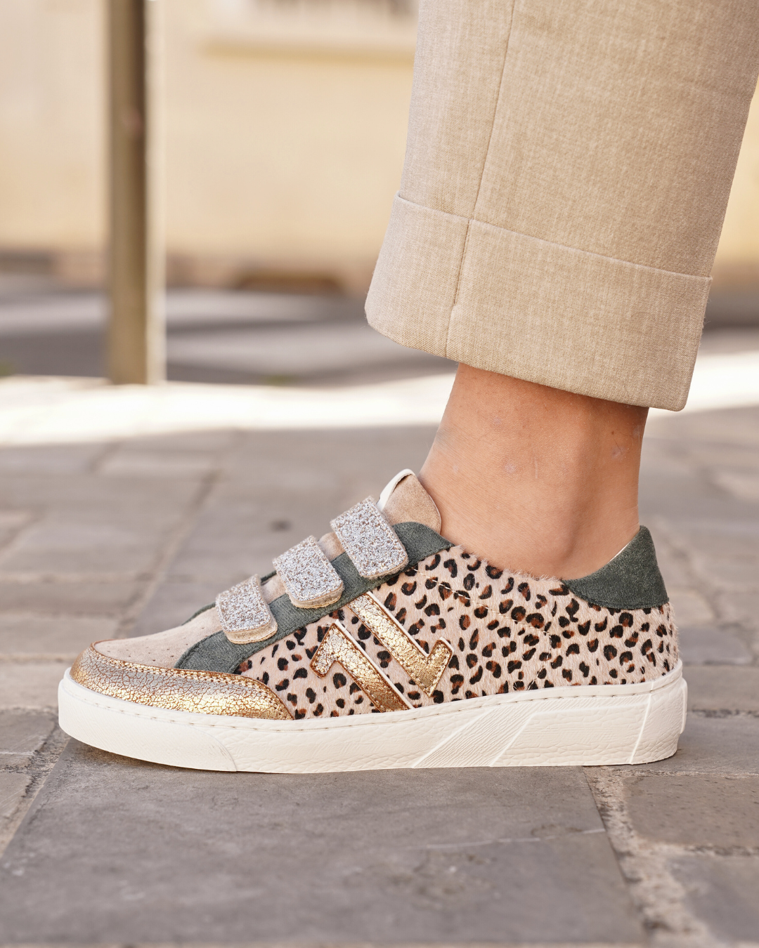 Basket femme léopard à scratch - CL84 LEO - Casualmode.fr