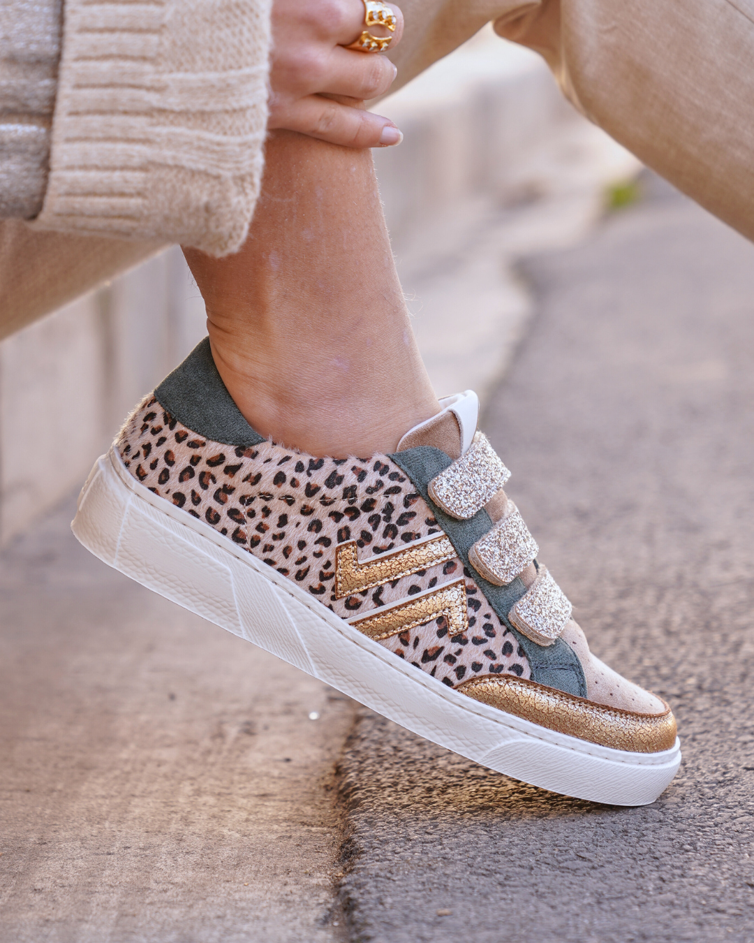 Basket femme léopard à scratch - CL84 LEO - Casualmode.fr