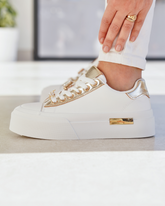 Basket femme compensée blanche à lacets - Raquel - Casualmode.fr