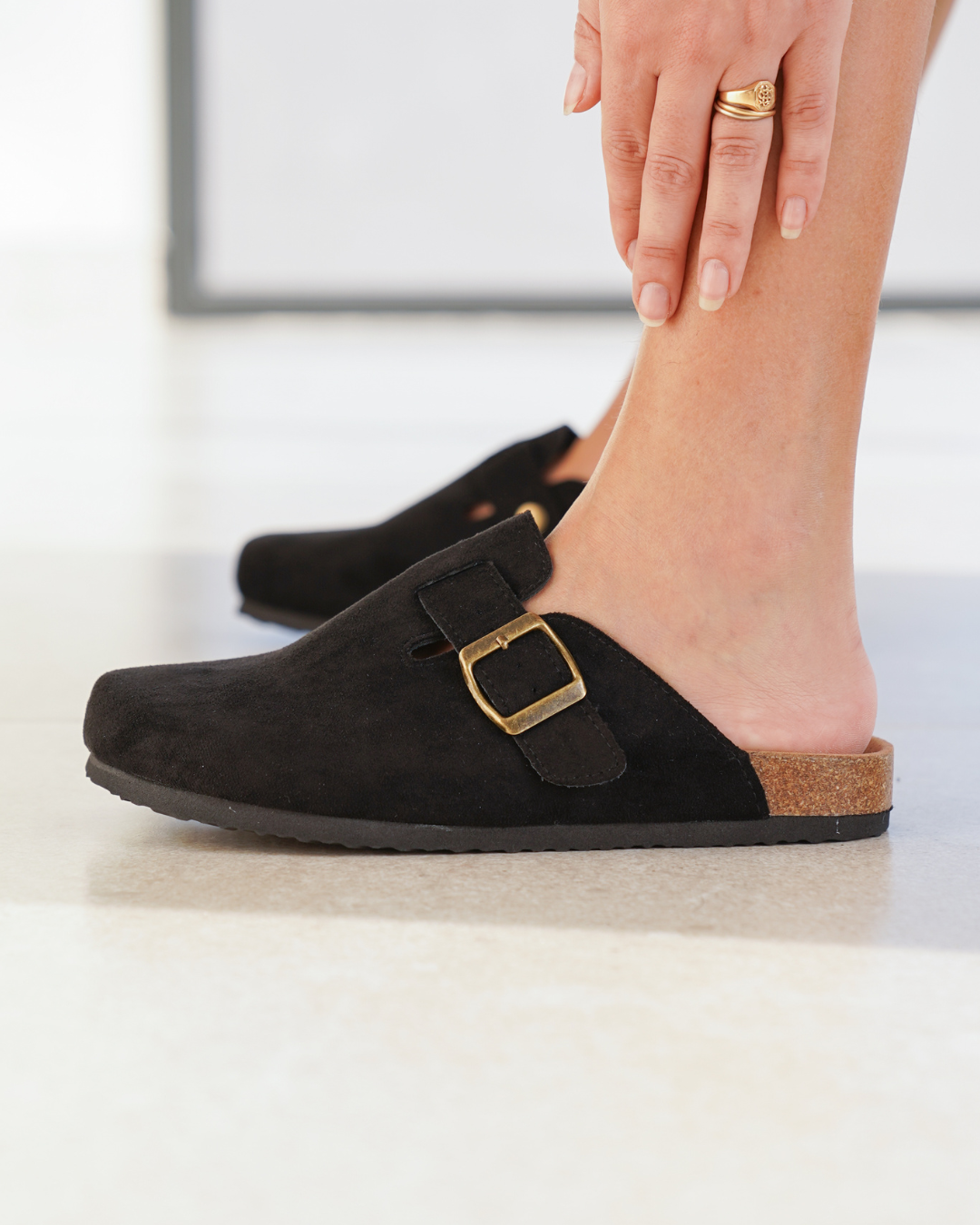Mules femme noires avec boucle - Barbara - Casualmode.fr