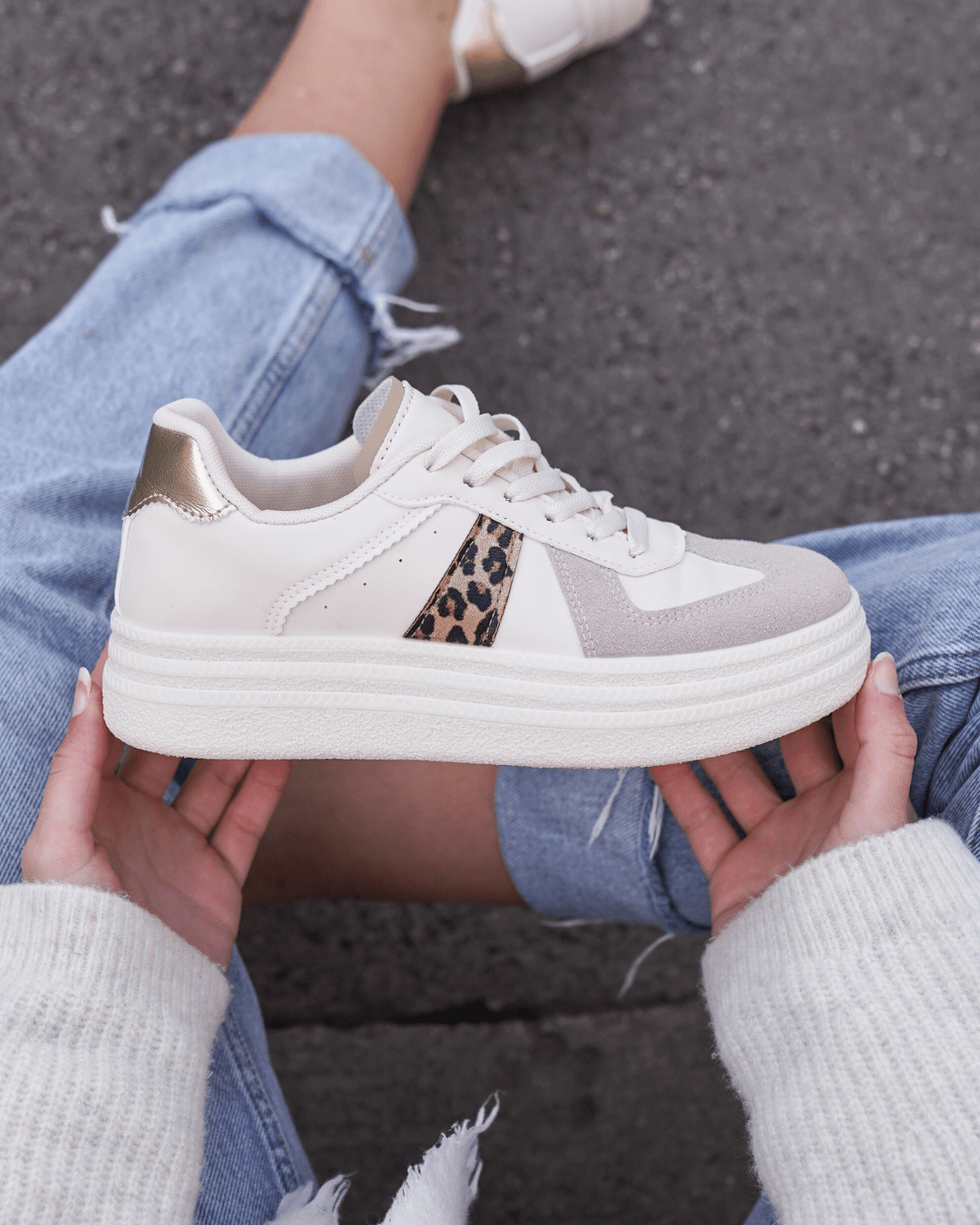 Basket femme compensée léopard à lacets - Alicia - Casualmode.fr