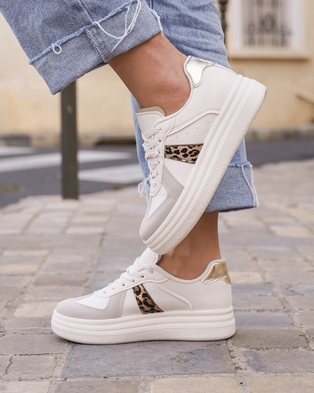 Basket femme compensée léopard à lacets - Alicia - Casualmode.fr