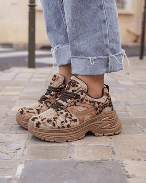 Basket femme compensée léopard à lacets - Arya - Casualmode.fr