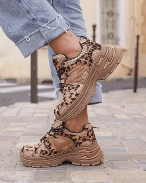 Basket femme compensée léopard à lacets - Arya - Casualmode.fr