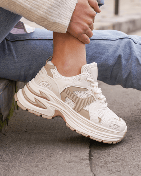 Basket femme compensée taupe à lacets - Arya - Casualmode.fr