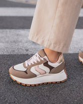 Basket femme taupe compensée - Sonia - Casualmode.fr