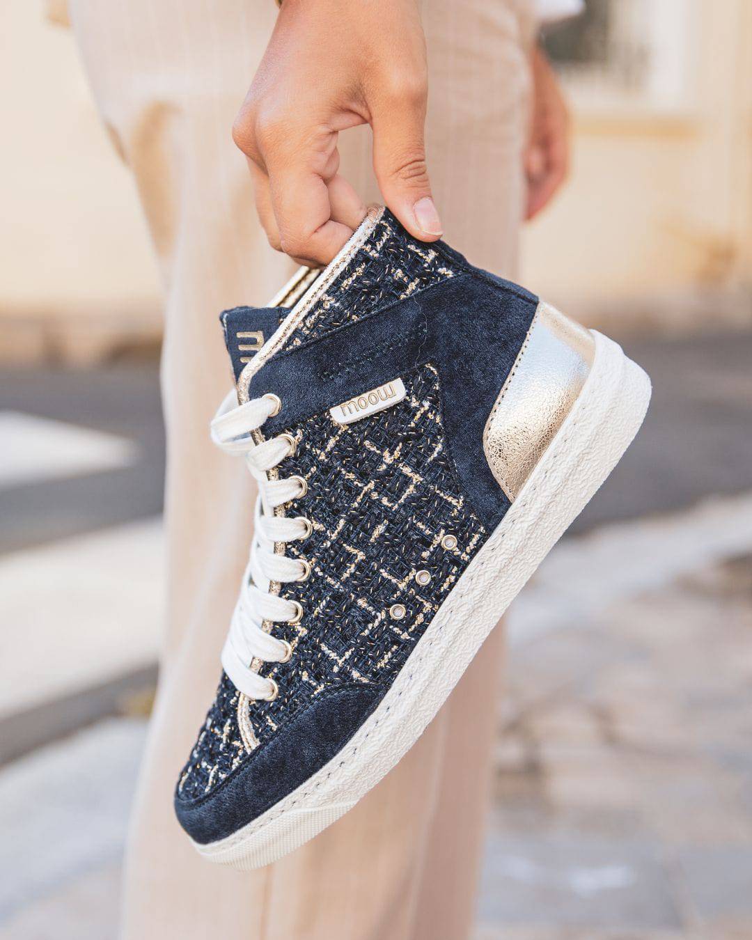 Basket femme montante bleue marine et dorée - Valentine - Casualmode.fr