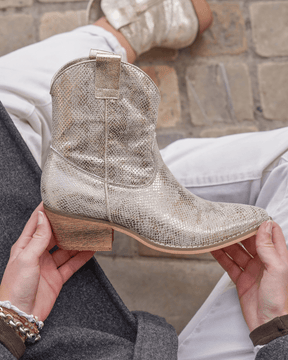 Bottines femme dorées santiags à talon - Suzie - Casualmode.fr