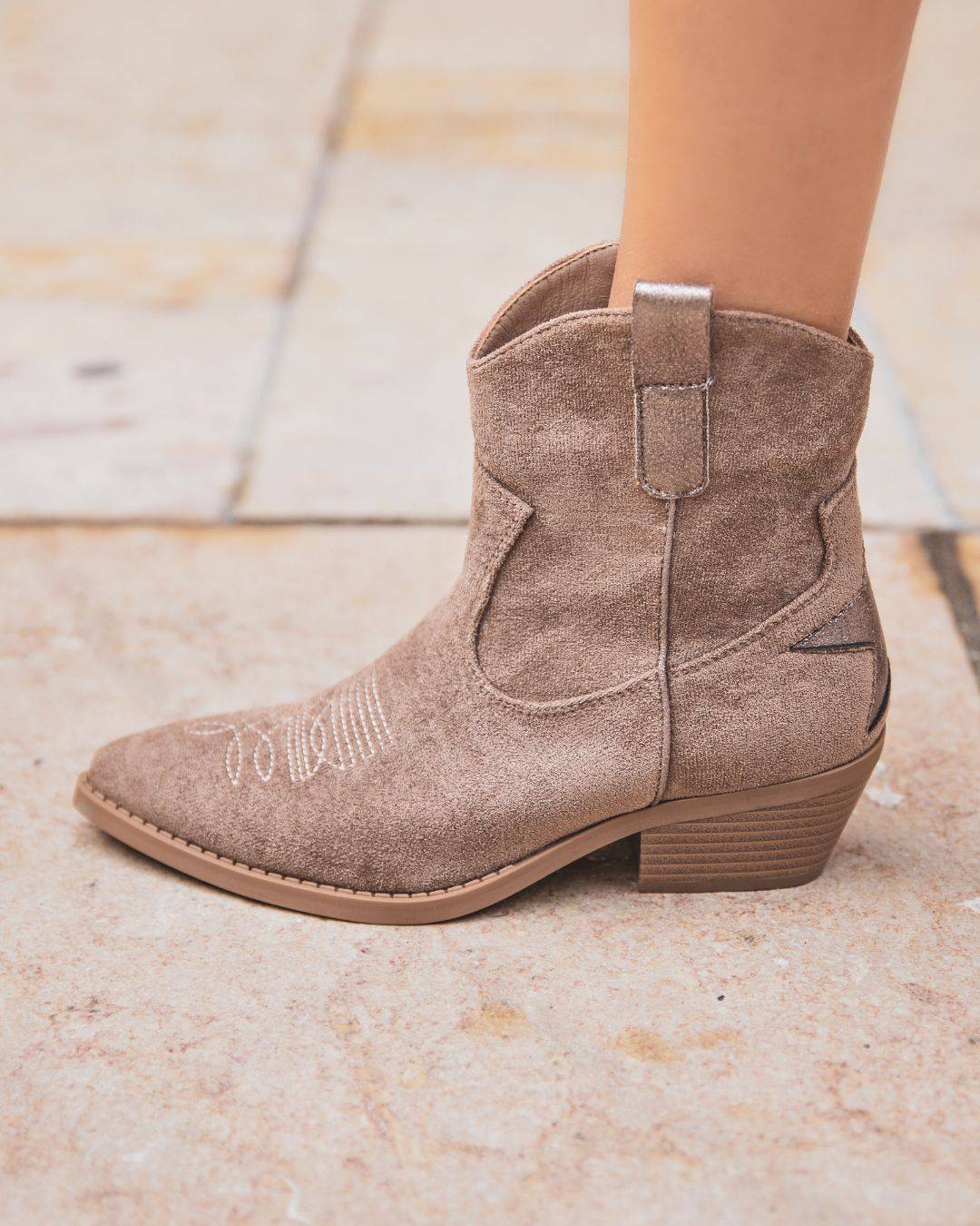 Bottines femme taupe à talon - Ingrid - Casualmode.fr