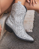 Bottines femme santiag argentées à talon - Olivia - Casualmode.fr