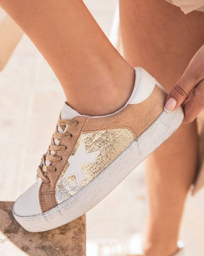 Basket femme à lacets étoile dorée et camel - Stella - Casualmode.fr