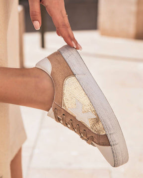 Basket femme à lacets étoile dorée et camel - Stella - Casualmode.fr
