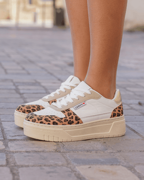 Basket femme compensée léopard à lacets - Aliana - Casualmode.fr