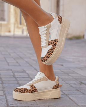 Basket femme compensée léopard à lacets - Aliana - Casualmode.fr