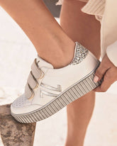 Basket femme blanche à strass et velcro - CLE03 SILVER - Casualmode.fr
