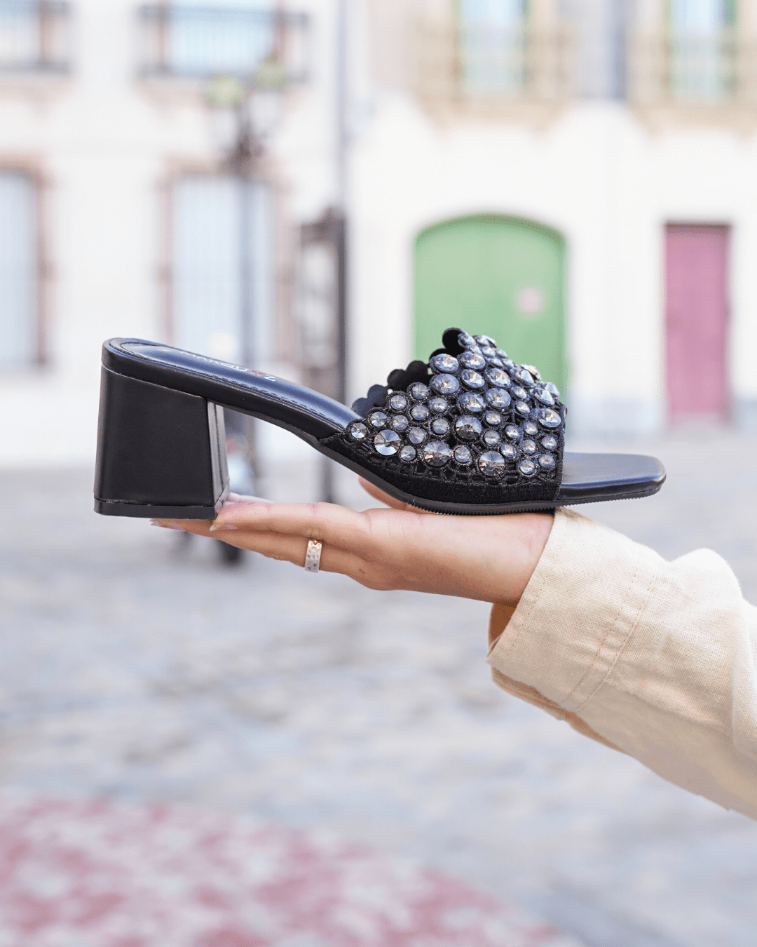 Sandale femme noire à talon carré - Carlotta - Casualmode.fr
